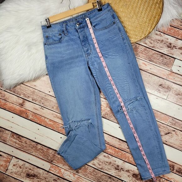 American Eagle Vintage High Rise Distressed Button Fly Jeans - Picture 2 of 8